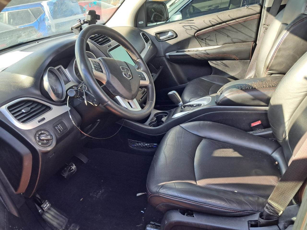 JOURNEY 2015 Glove Box 4837036