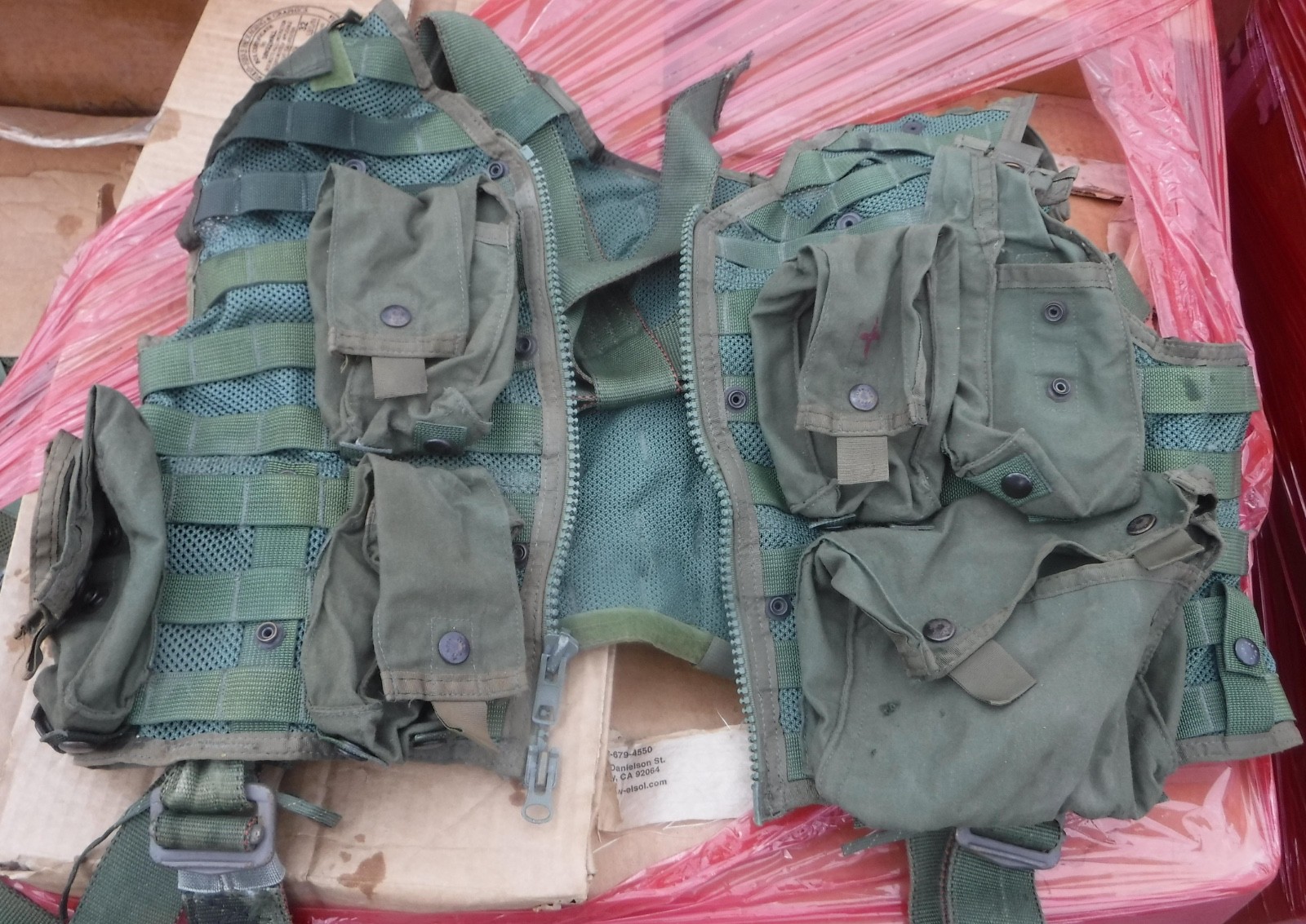 CW-33/P22P-18 SURVIVAL VEST     with pouches  FREE SHIPPING