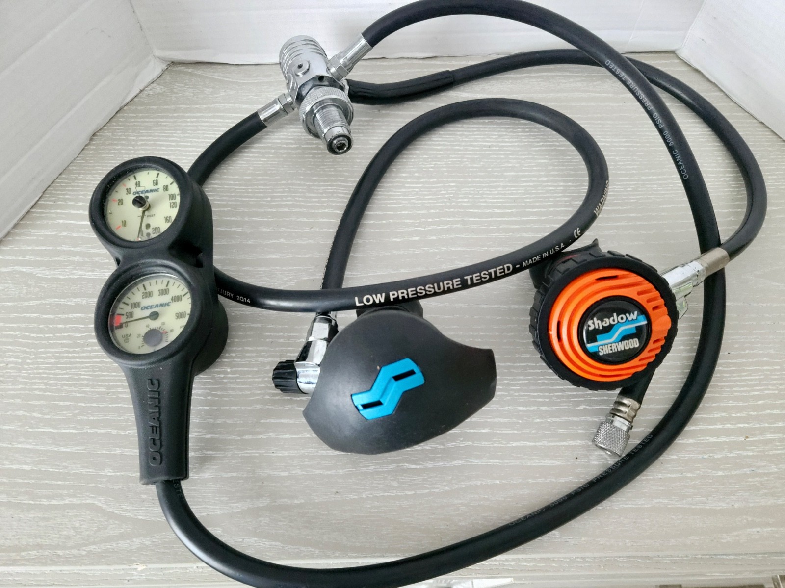 Sherwood Shadow Scuba Regulator Set With Oceanic Pressure Gauge