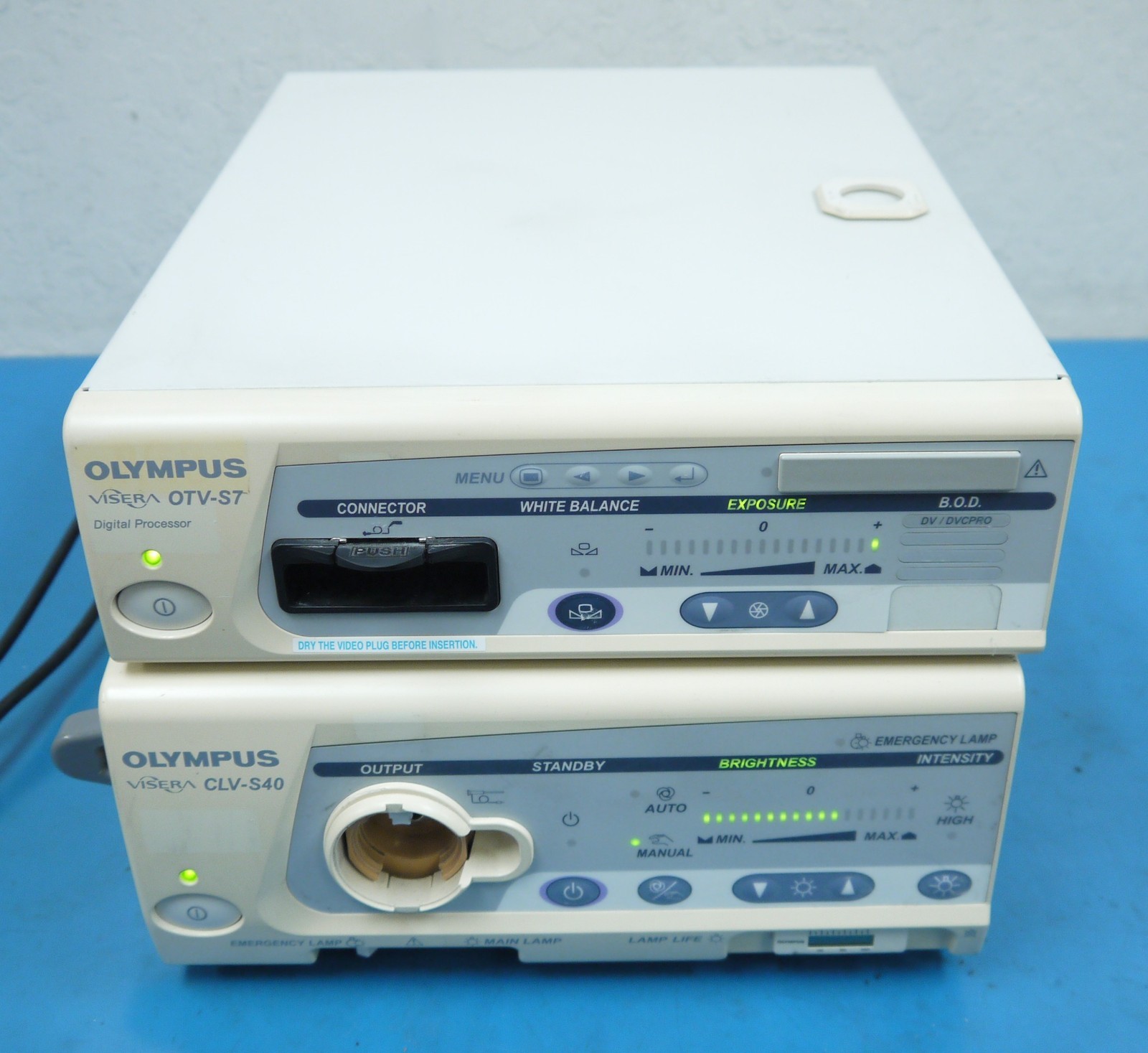 Olympus Visera OTV-S7 Digital Processor & Olympus Visera CLV-S40 Light Source