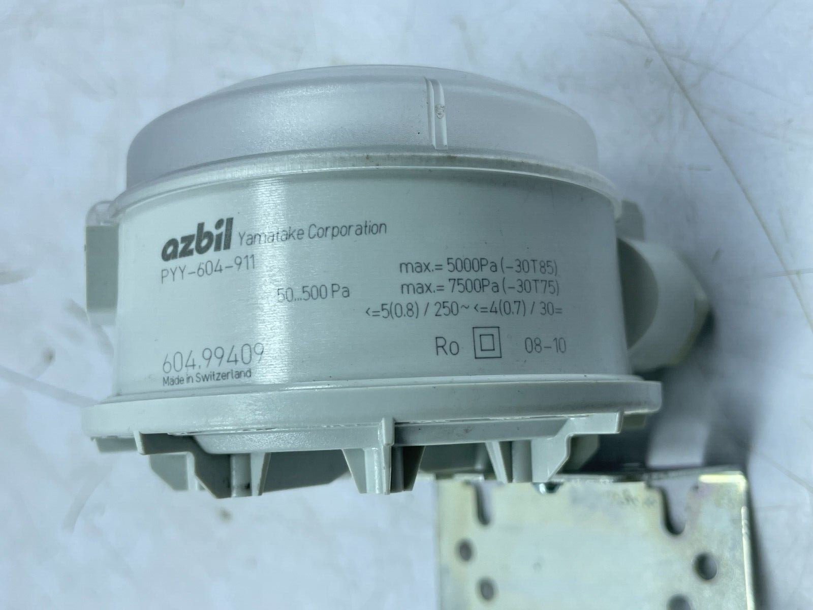 azbil PYY-604-911 604.99409 Yamataka Differential Pressure Switch Controller