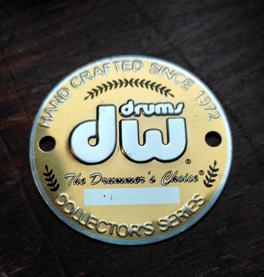NEW DW DRUMS BADGE / new dw drums badge collector's series