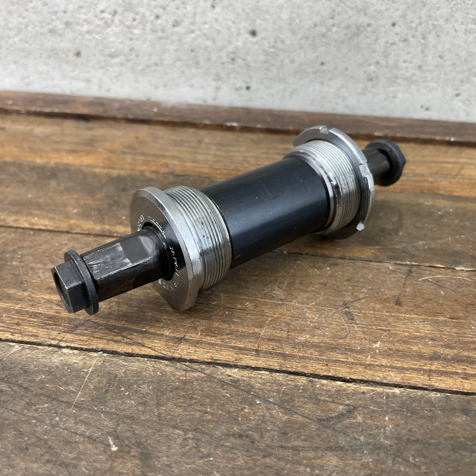Vintage Hatta Japan Bottom Bracket Sealed English Thread Zero Offset 123 68