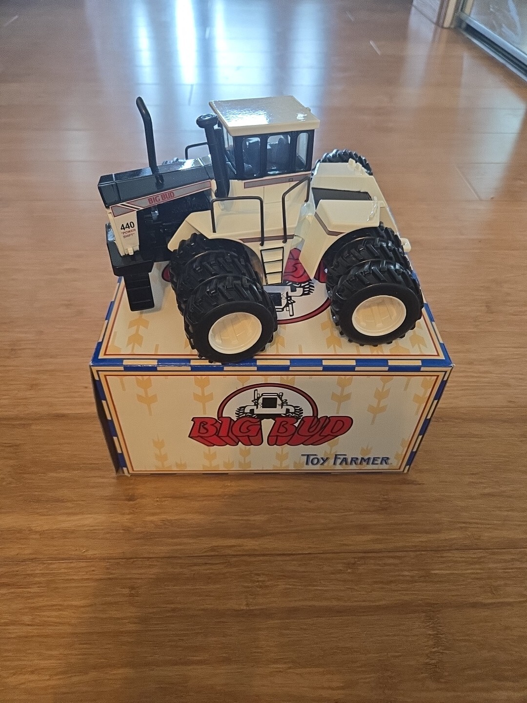 Big Bud 440 Triple Wheel Toy Farmer 1/32 Scale