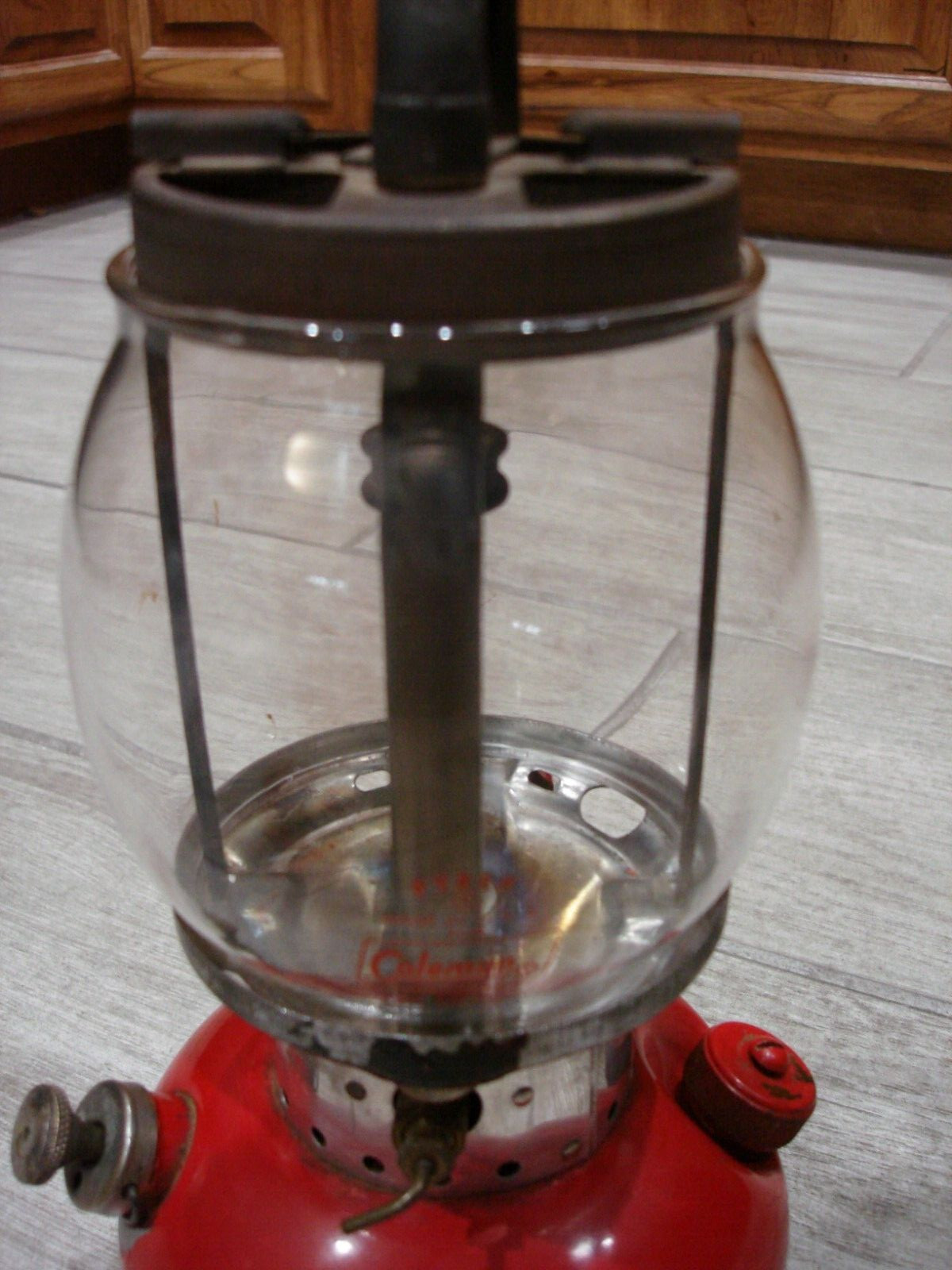 NICE 1966 11/66 RED COLEMAN 200A SINGLE MANTLE LANTERN