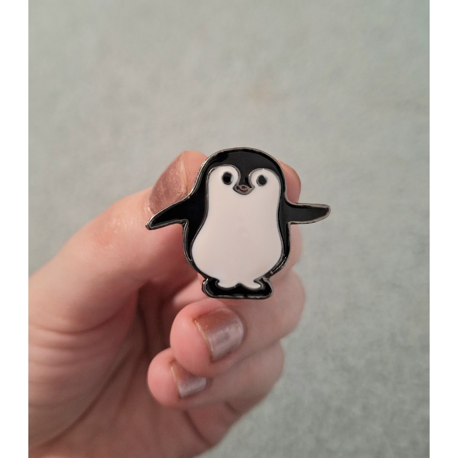 Penguin Enamel pin