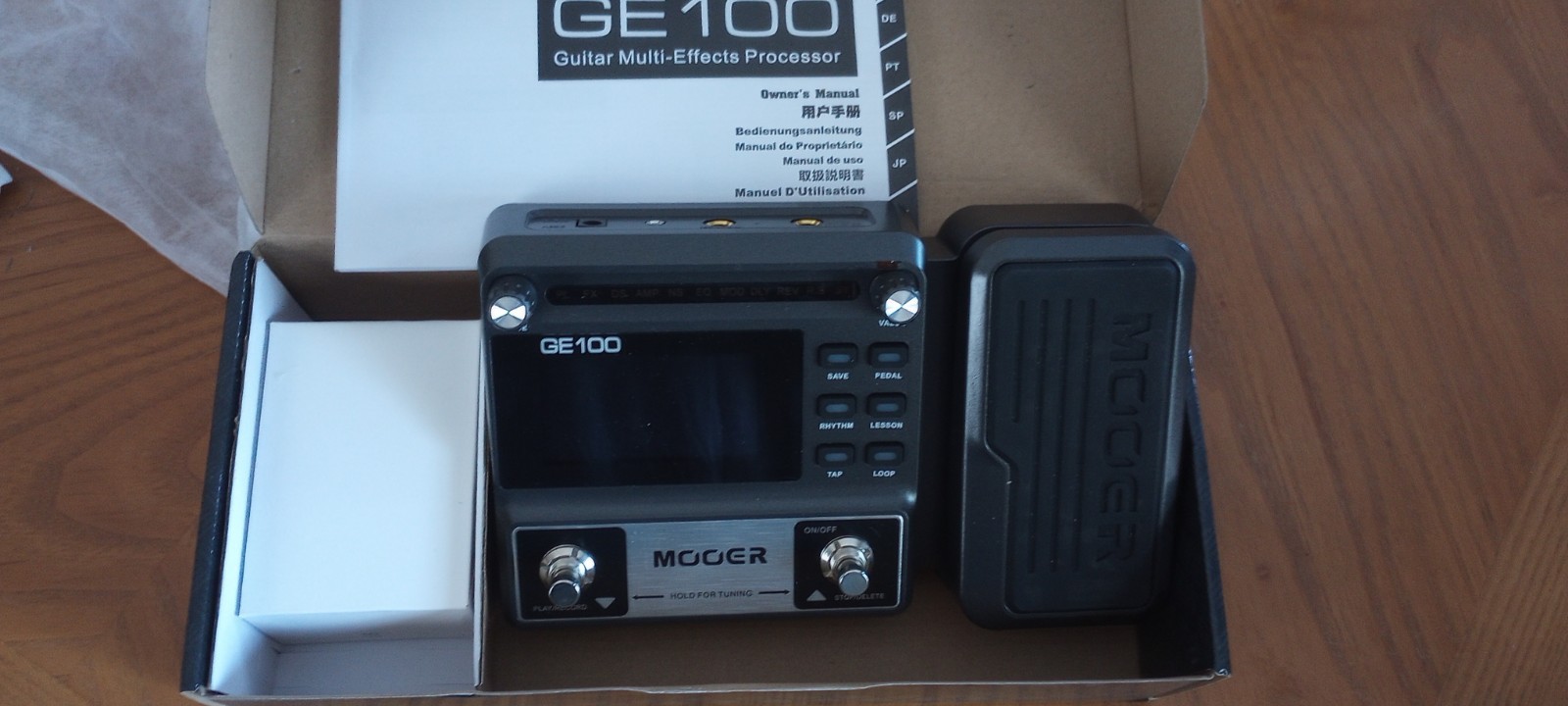 MOOER GE100 Digital Multi-Effects Processor Looper for Electric Guitar