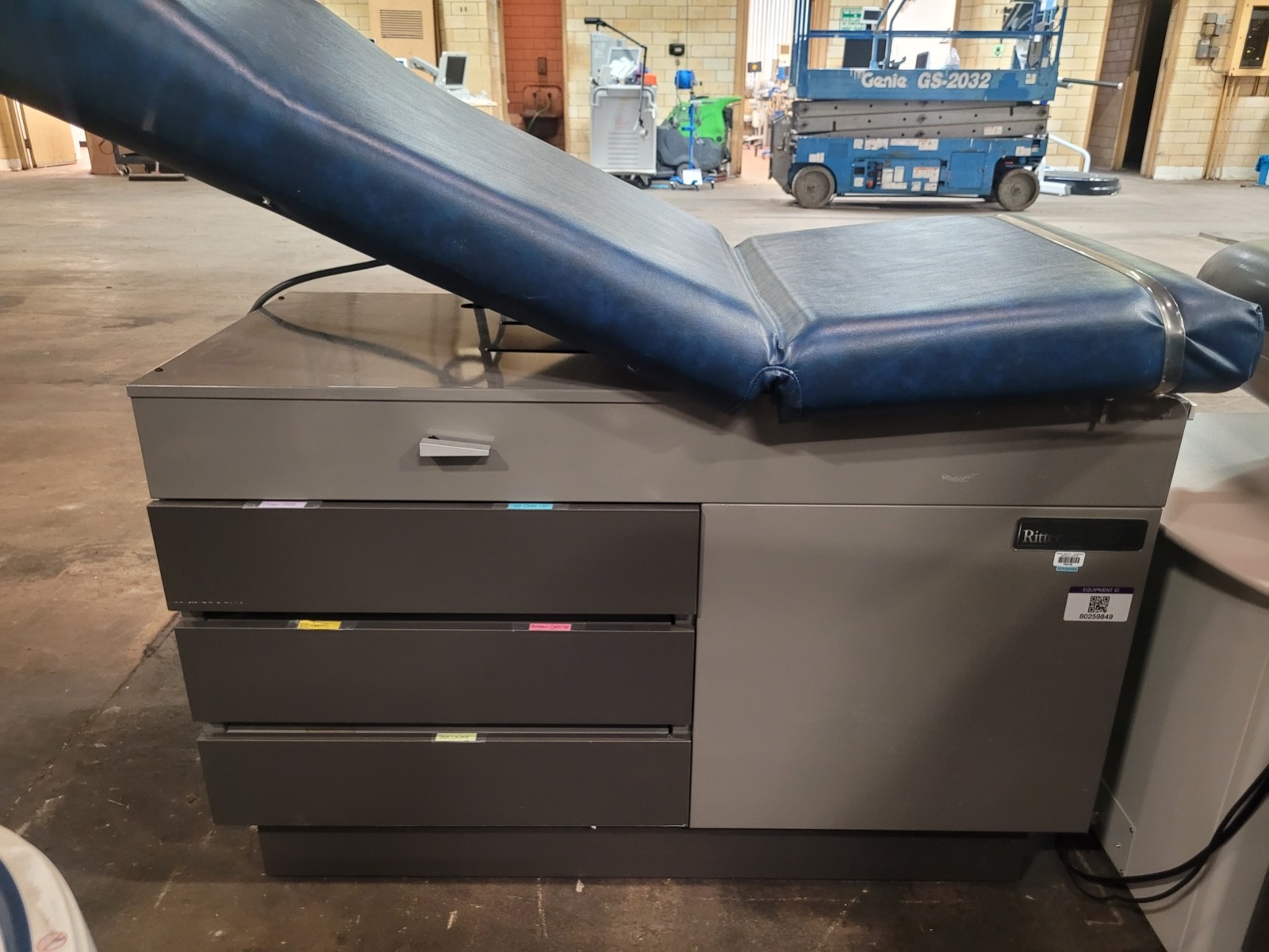 Midmark Ritter 104 Exam Table
