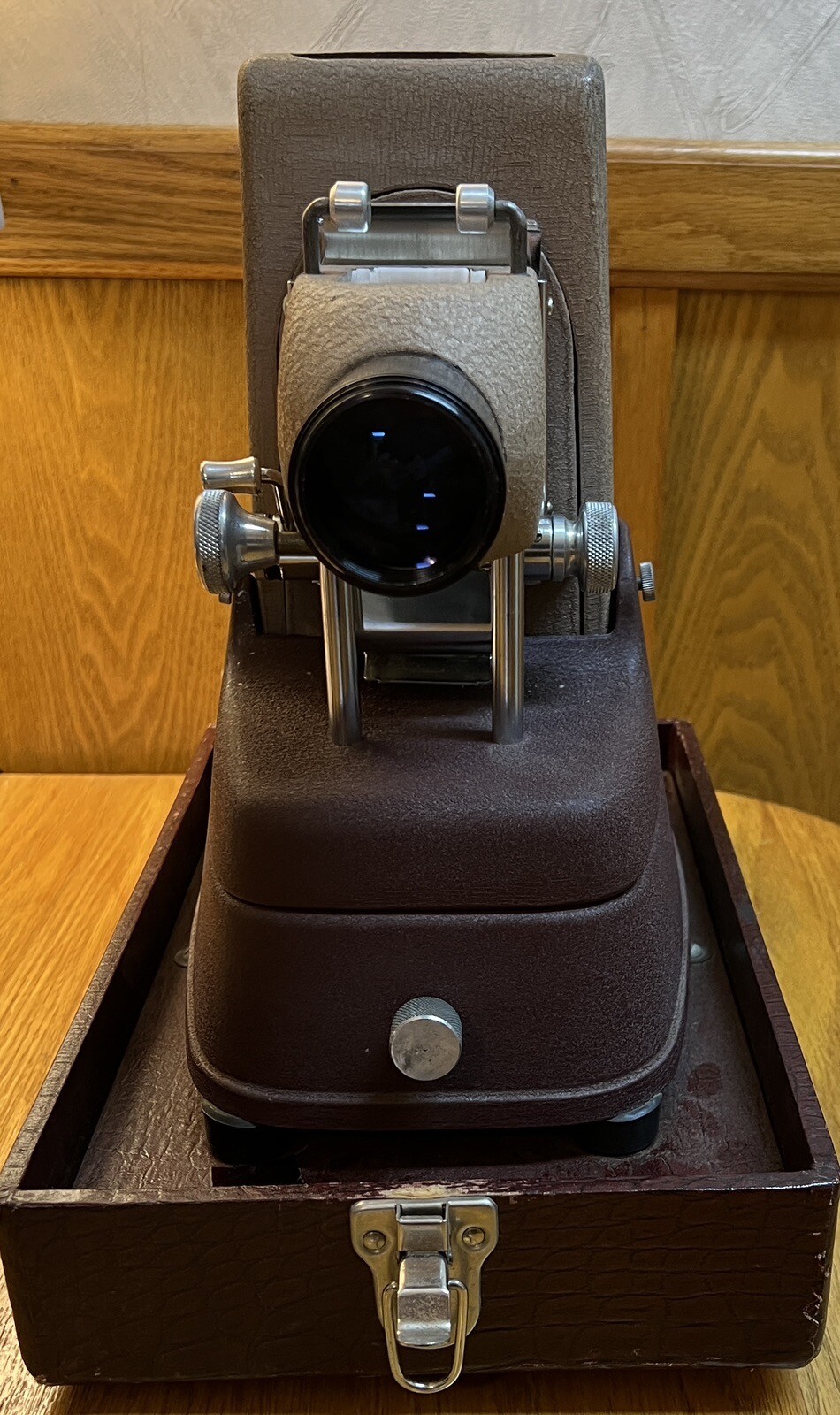 STANDARD PROJECTOR & EQUIPMENT CO MOVIE PROJECTOR MODEL 500C