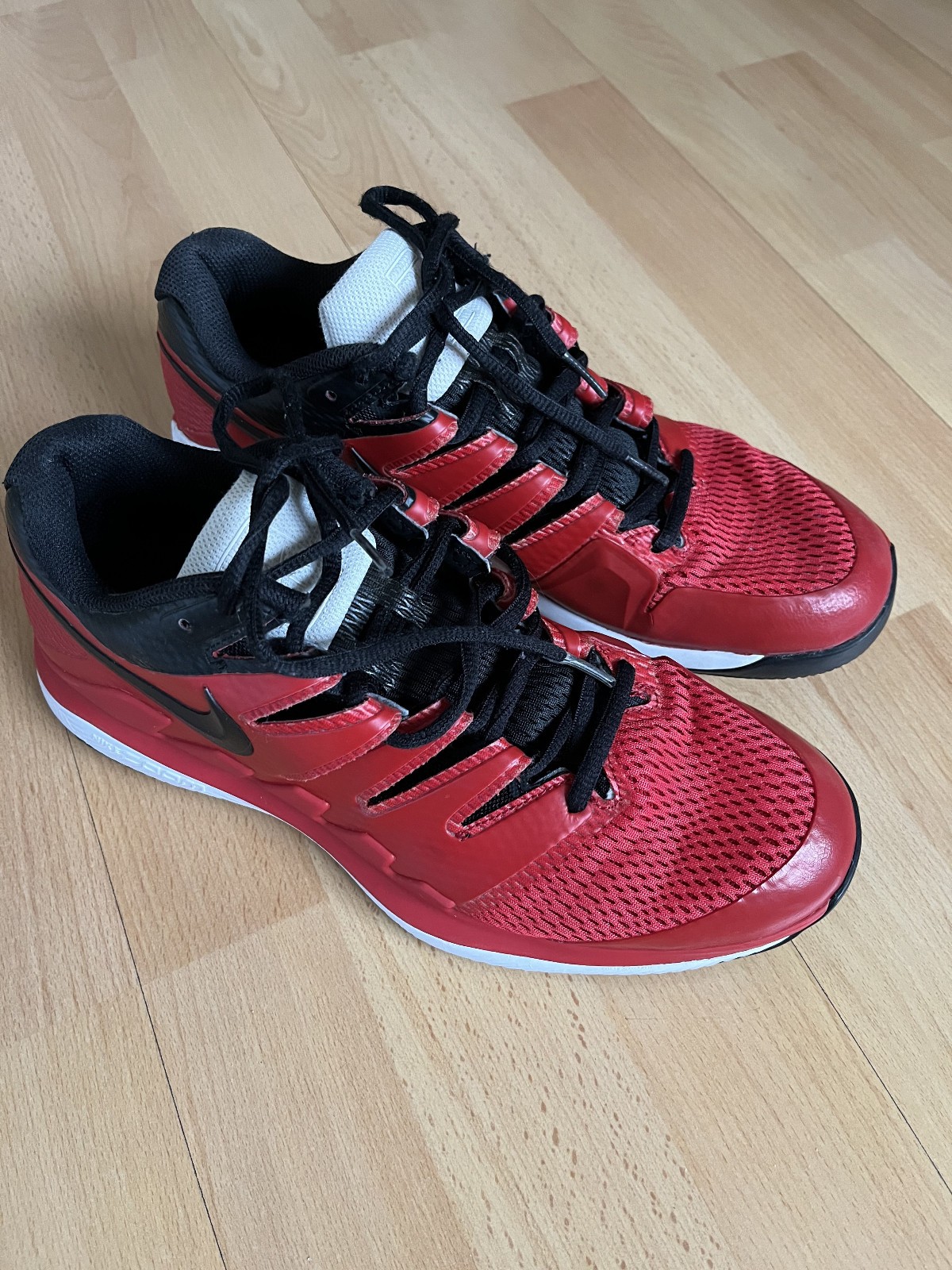 Men’s Nike Court Air Zoom Vapor X  Red & Black Size US 9 Eur 42.5 AA8030-602