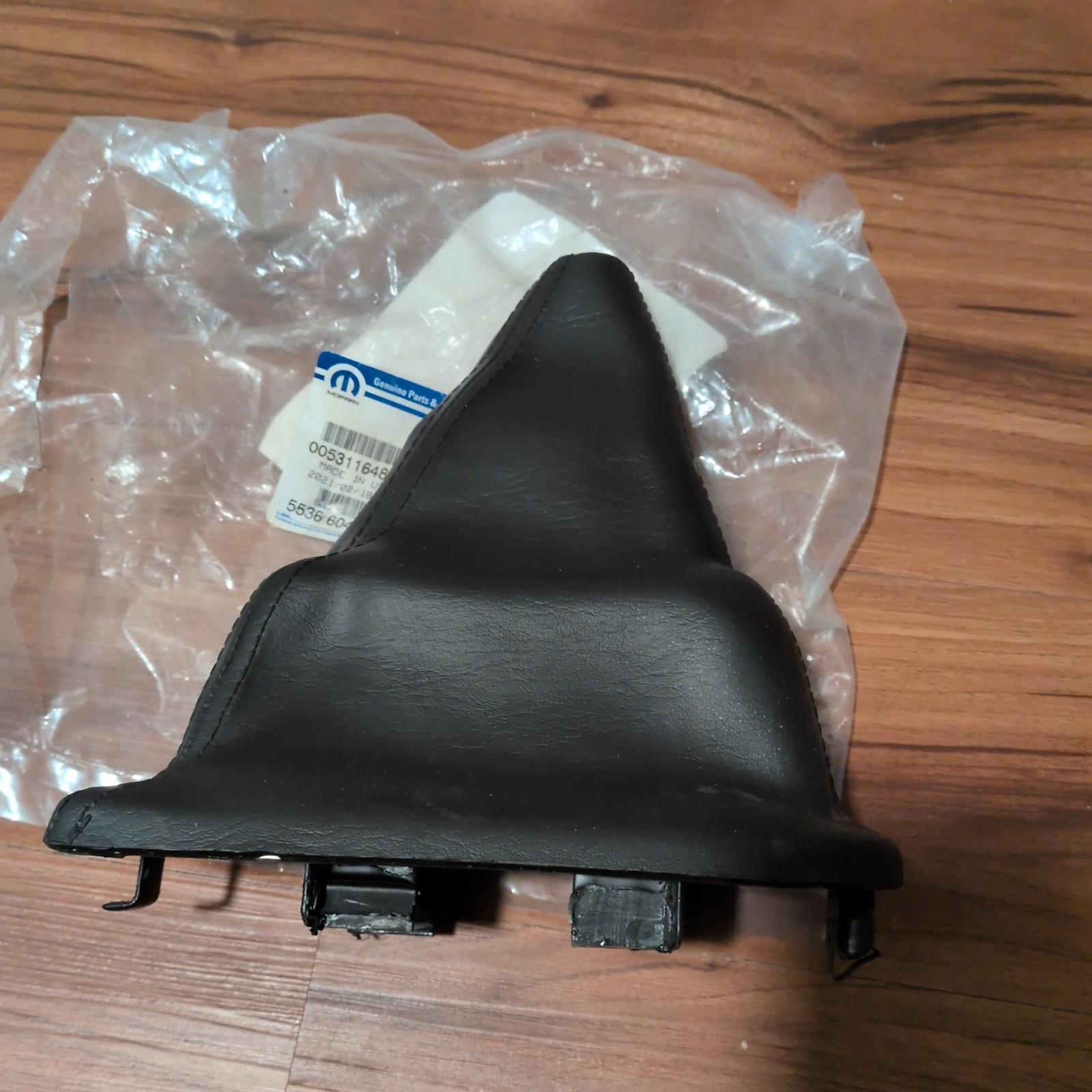 Transfer Case Shifter Boot Mopar 55366043AA