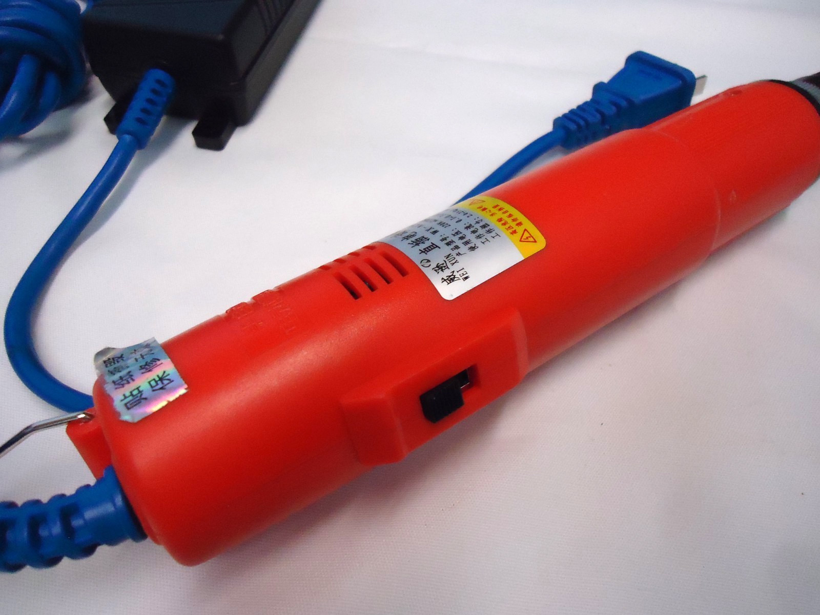 ELECTRIC SCREWDRIVER