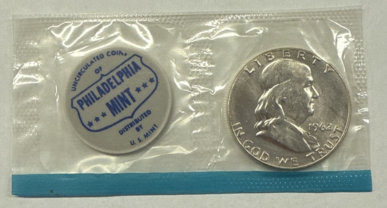 1962 P Uncirculated Franklin Half Dollar In Mint Cello + Mint Token - 90% Silver