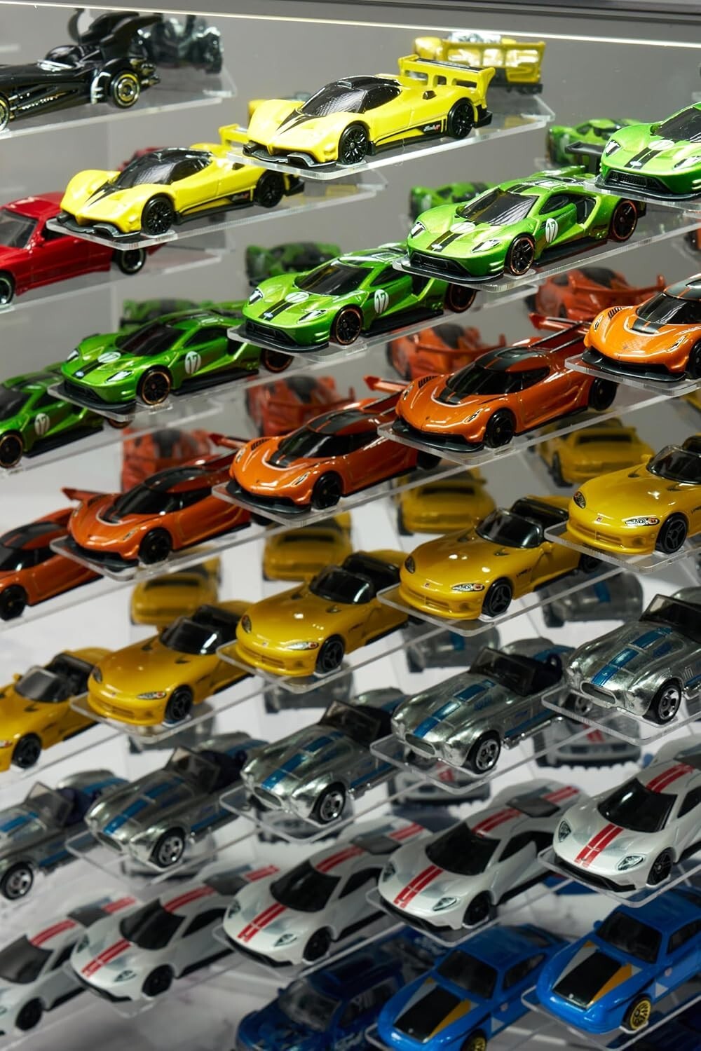 Car Display Case 33 Pc Acrylic LED Light Mirrored Wheels Model 1/64 Diecast Rack