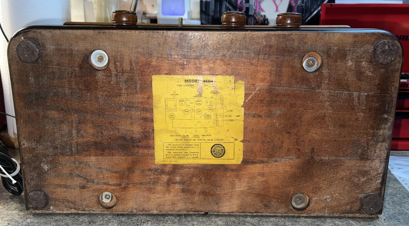 AIR KING Tabletop Broadcast Receiver. Model: 4604. Solid bones for nice rehab!
