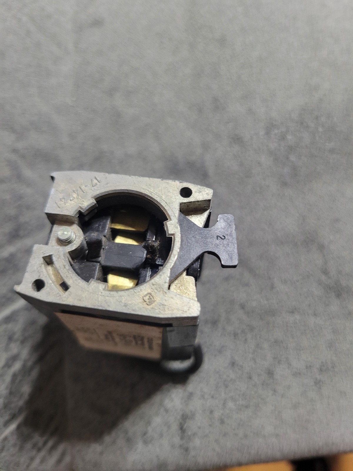 CUTLER HAMMER E22C33 CONTACT BLOCK Nos No Box
