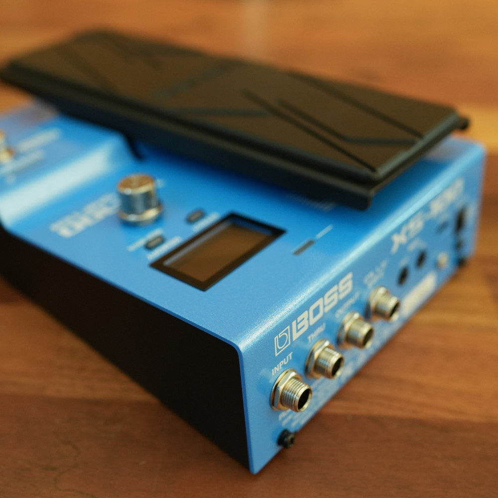 BOSS XS-100 POLY SHIFTER Guitar Effects Pedal