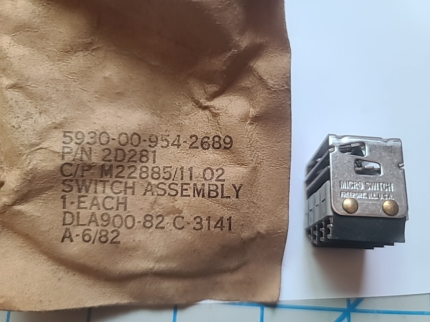 Honeywell 2D281 Micro Switch Assembly - NSN 5930-00-954-2689 - New Old Stock