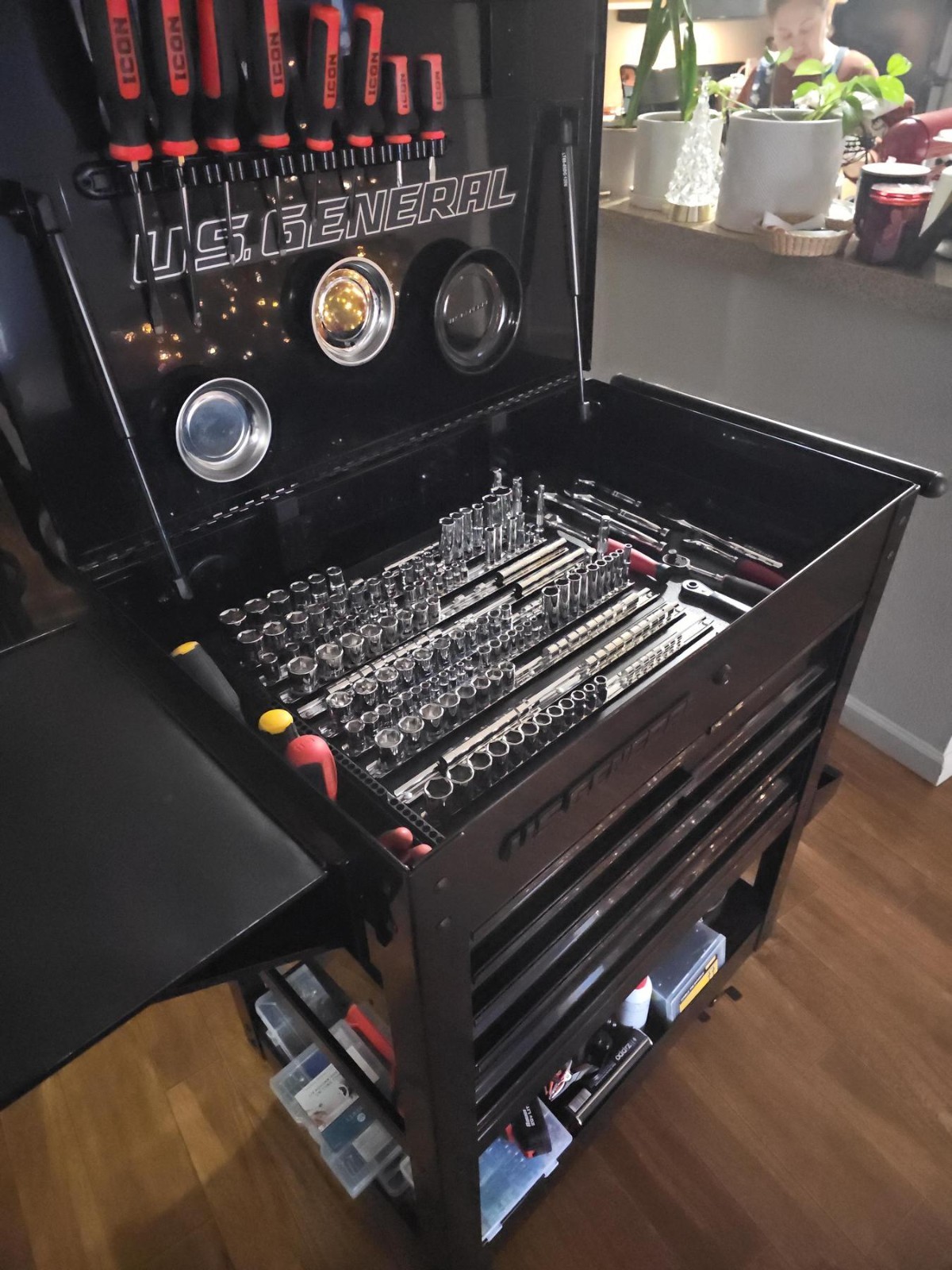 30 in 5-Drawer Mechanics Cart with Automatic Drawer Locking Feature - Black