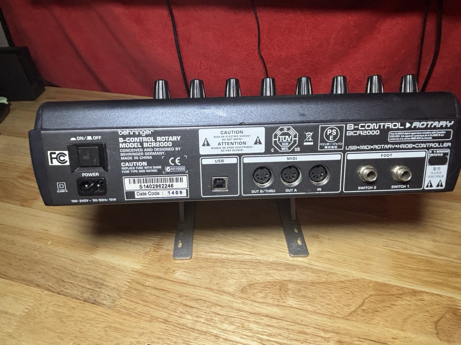 Behringer B-Control BCF2000 USB Controller BCF-2000 Control Surface U241889