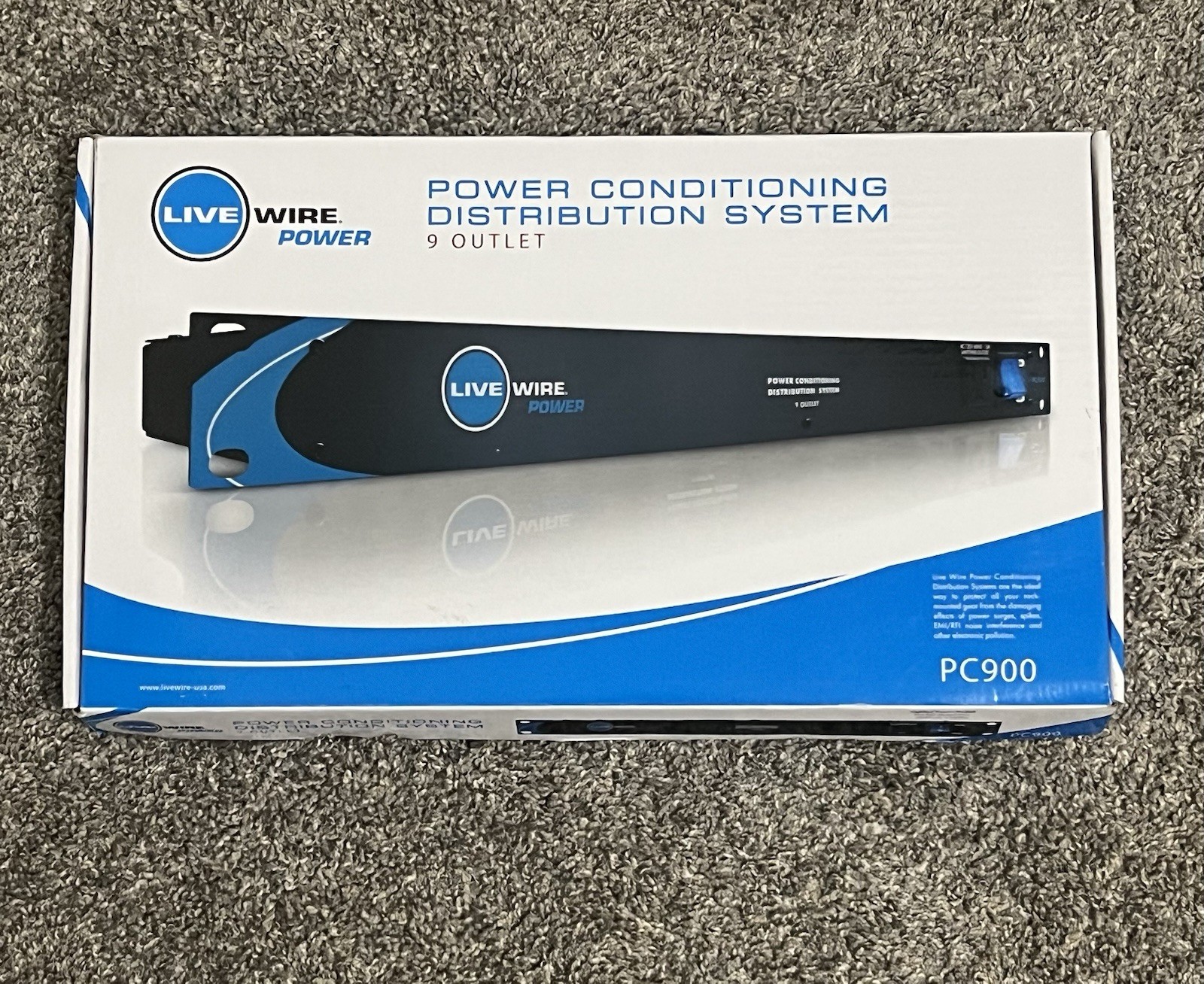 Livewire PC900 9-Outlet Power Conditioner and Distribution System