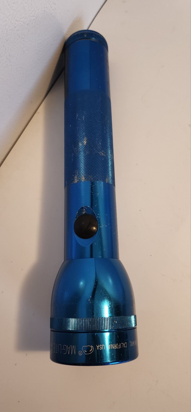 Original ~ Mag-Lite Blue  Aluminum 2 D Cell Flashlight 10" Tested.  Pre-Owned.