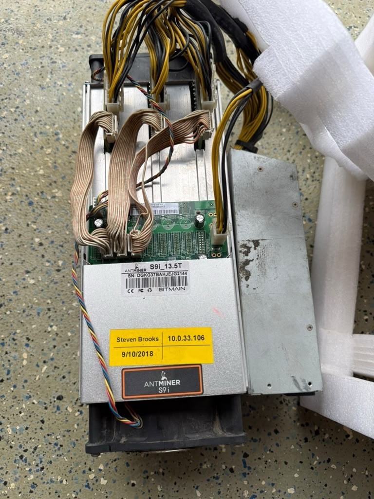 Bitmain Antminer S9i 13.5 T Miner BTC