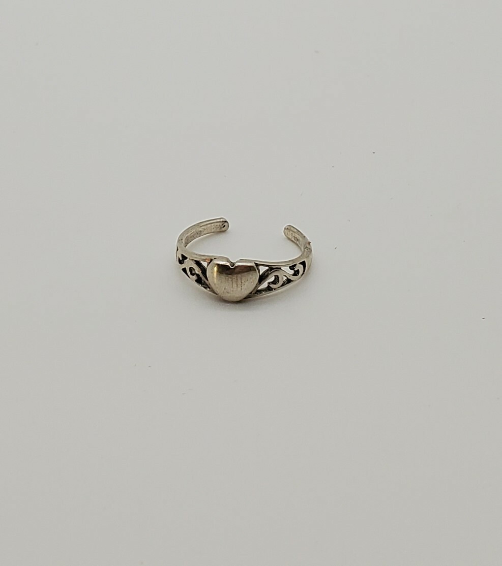 Toe Ring in Silver with Solid Heart and Scrolls Open/Adjustable 