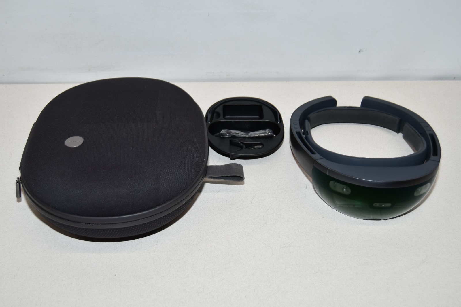 ^ Microsoft Hololens Generation 1 Virtual Headset Holo Lens #X8153