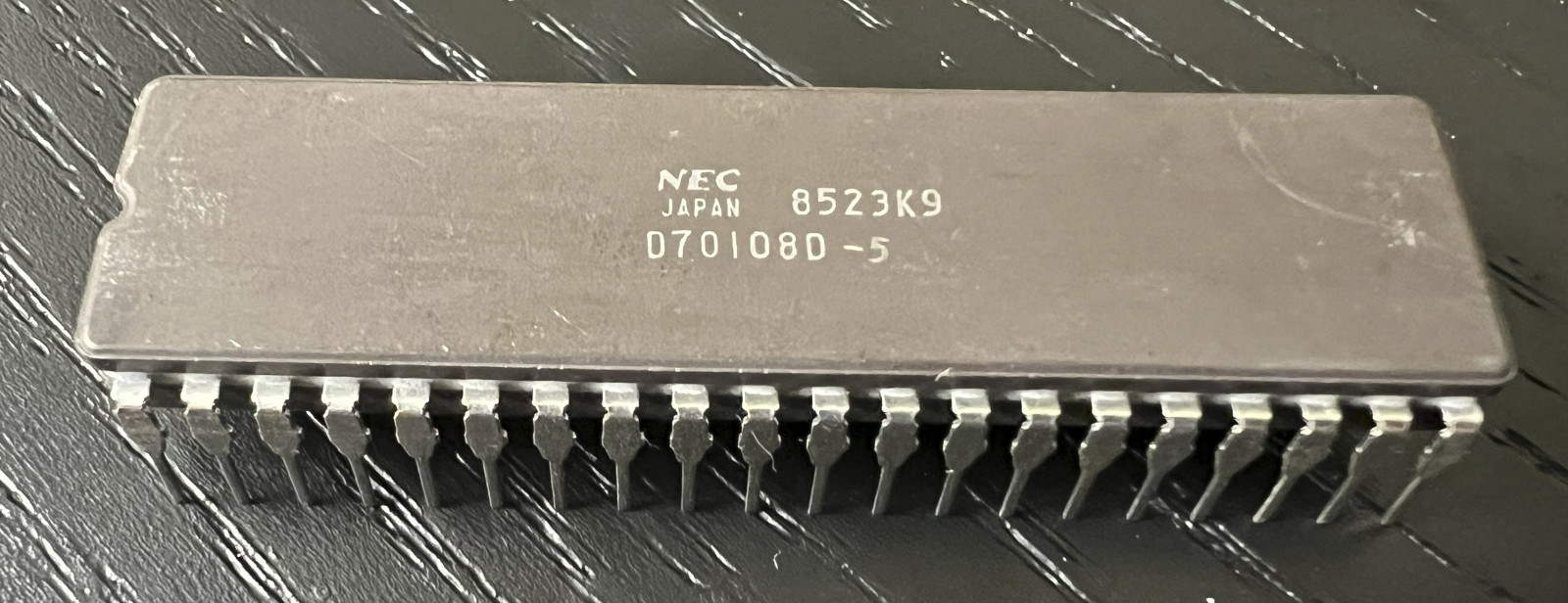 NEC V20 Model D70108D-5 - Made in Japan - D70108D - 5MHz Ceramic DIP CPU -NOS