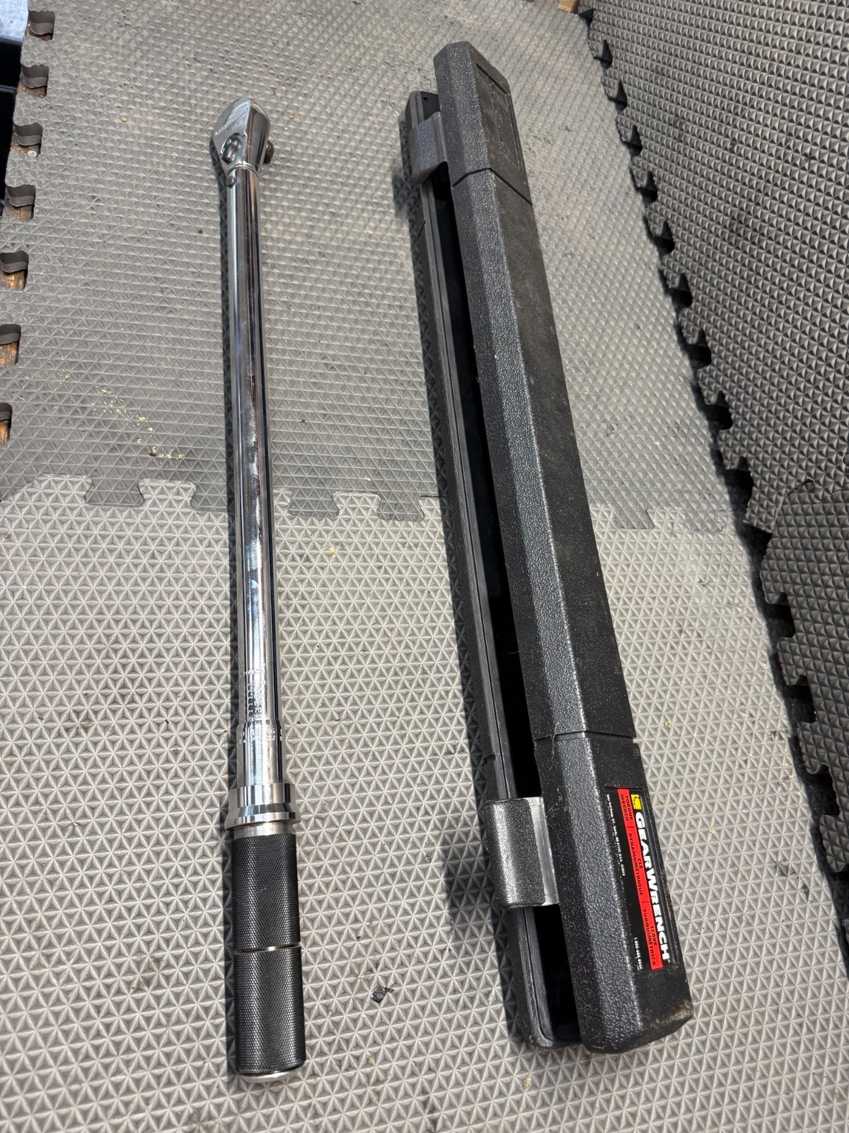 *GEARWRENCH KD 85066 1/2" Drive Micrometer Torque Wrench 30-250 ft/lbs.