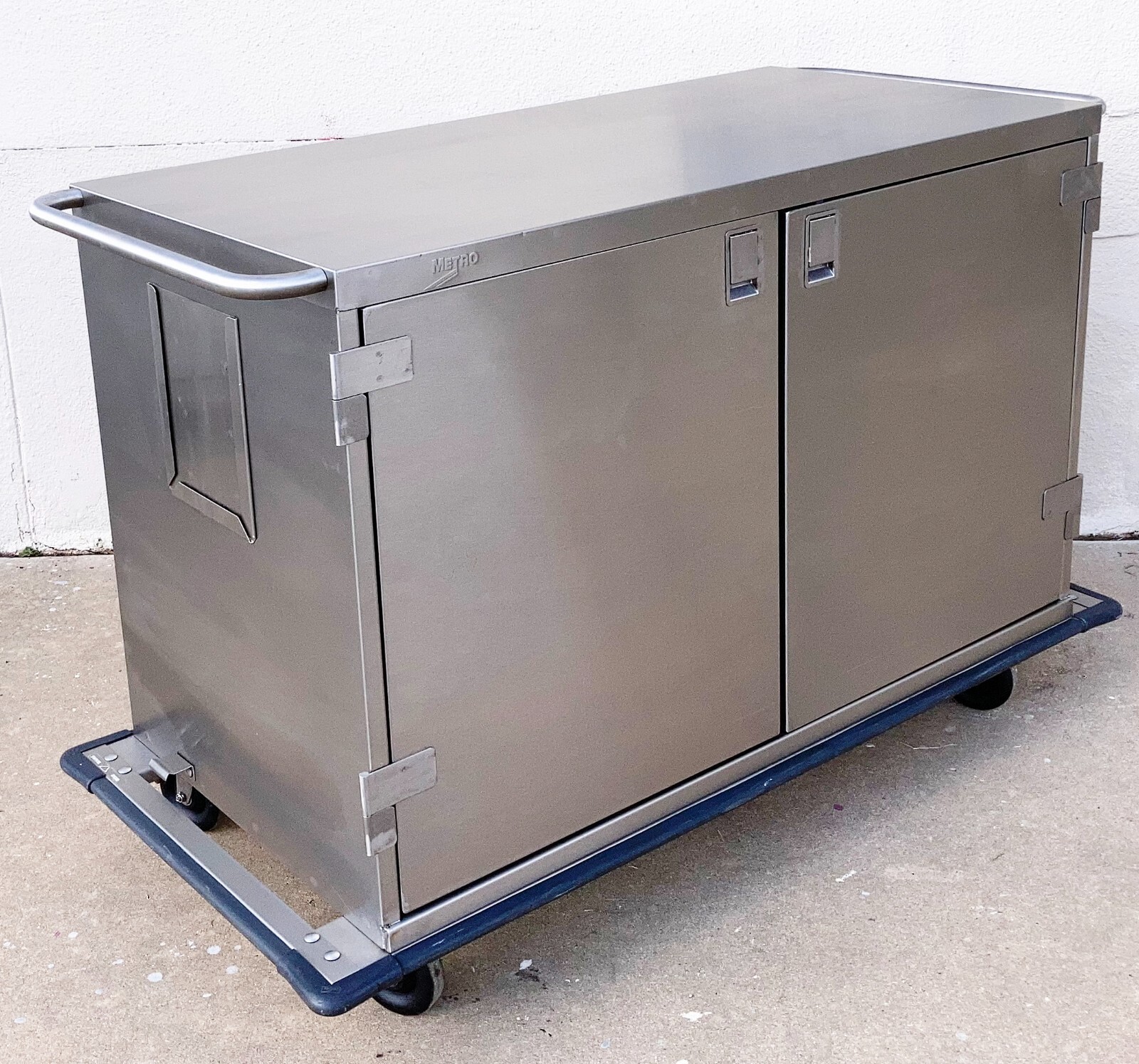Metro Hospital Surgery Stainless Steel 2-Door Surgical Case Cart