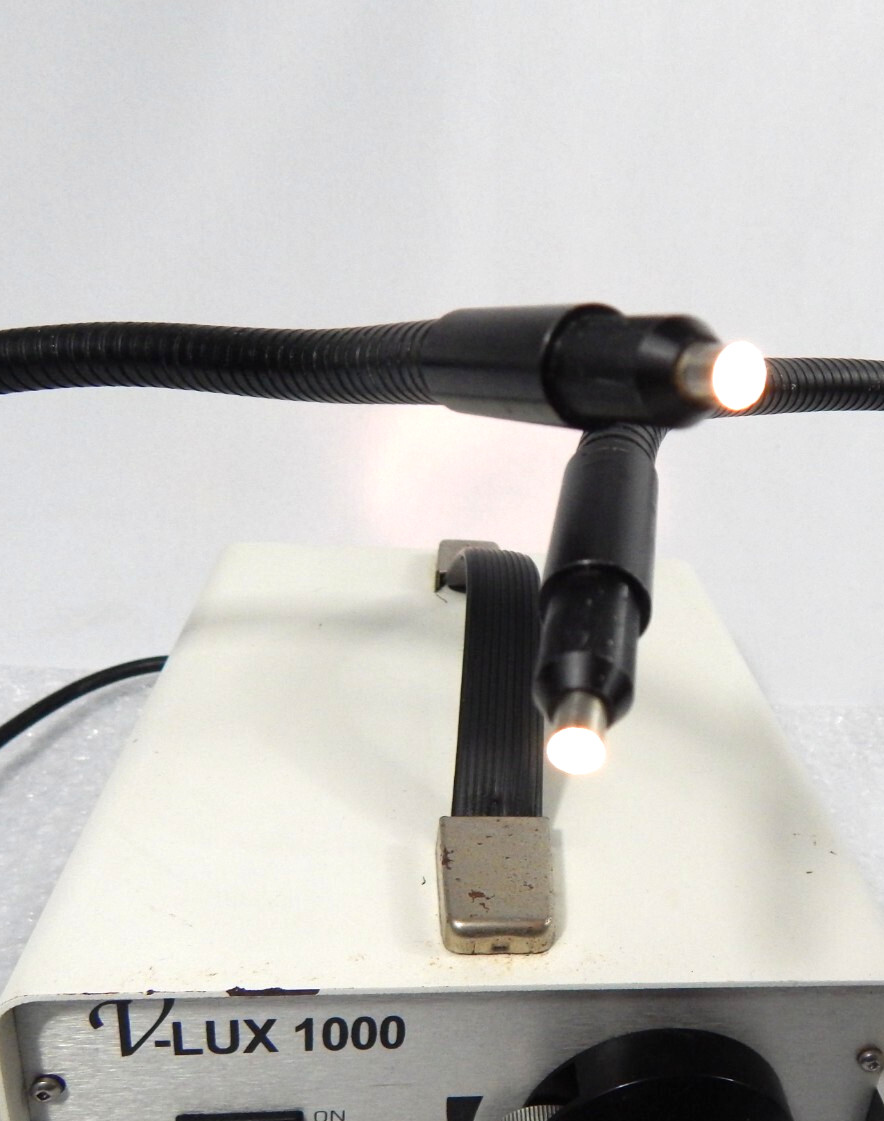V-LUX 1000 LIGHT SOURCE W/ 2 FIBER OPTIC LIGHTS