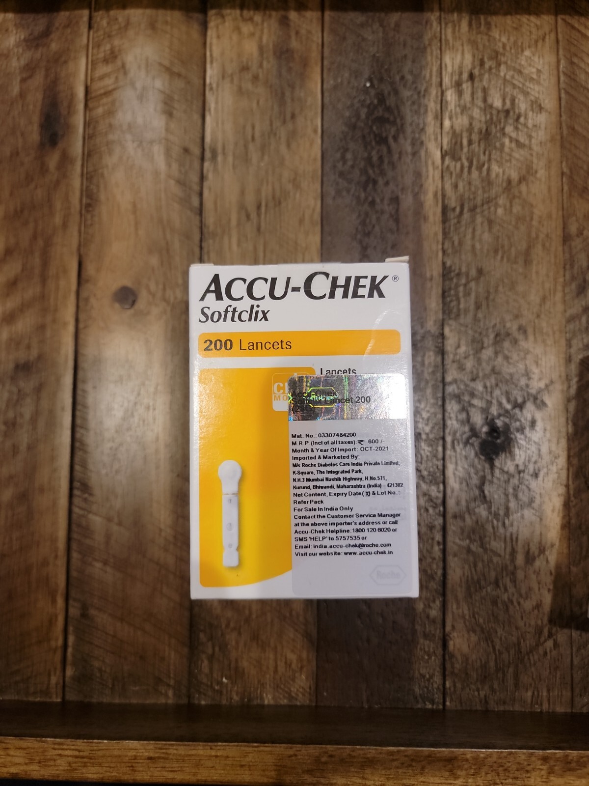 ACCU-CHEK SOFTCLIX BLOOD GLUCOSE LANCETS, 200 PACK EXP 04/2025  *NIB*