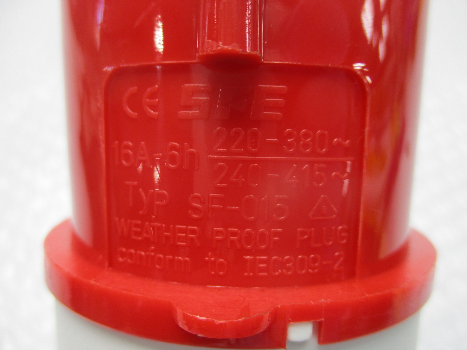 SFE SF-015 16AMP 220/415V WEATHERPROOF PLUG NSNP