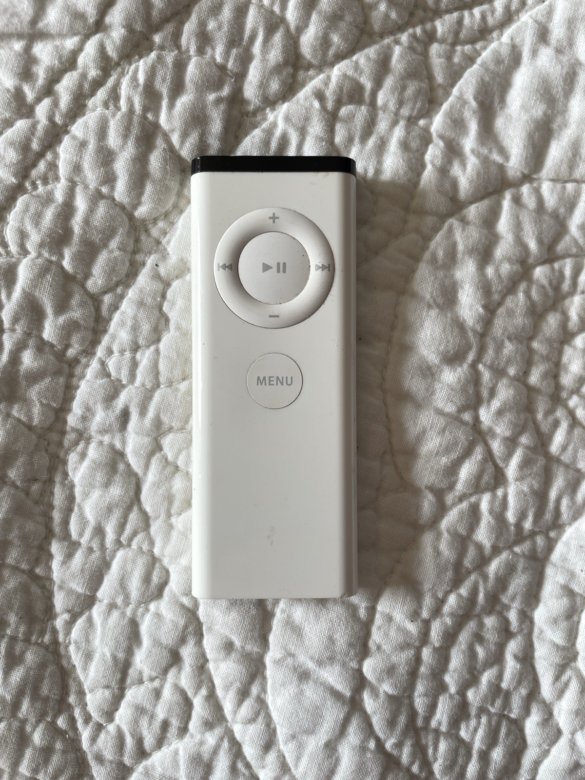 Apple Remote Control White A1156 EMC 2086 Genuine OEM iMac MacBook Front Row