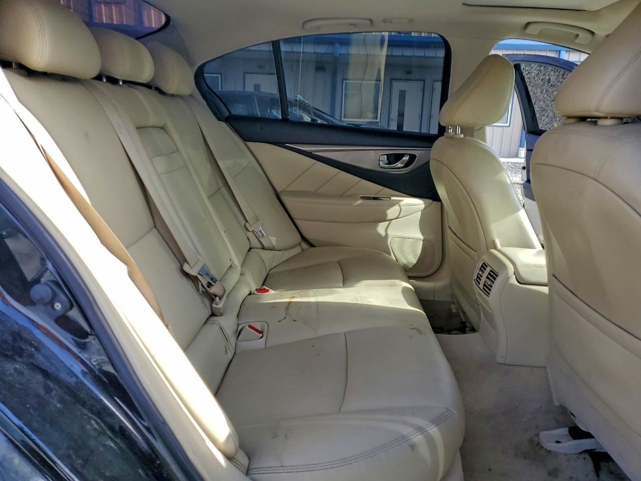 Q50 2017 Glove Box 5000020