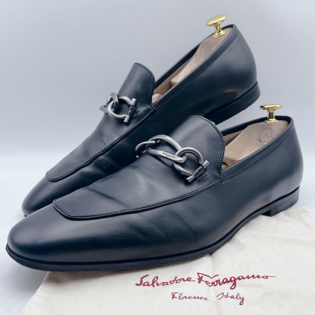 Ferragamo Dress Shoes Men 9.0US Gancini Chain Loafers Black 9 Limited Edition VH