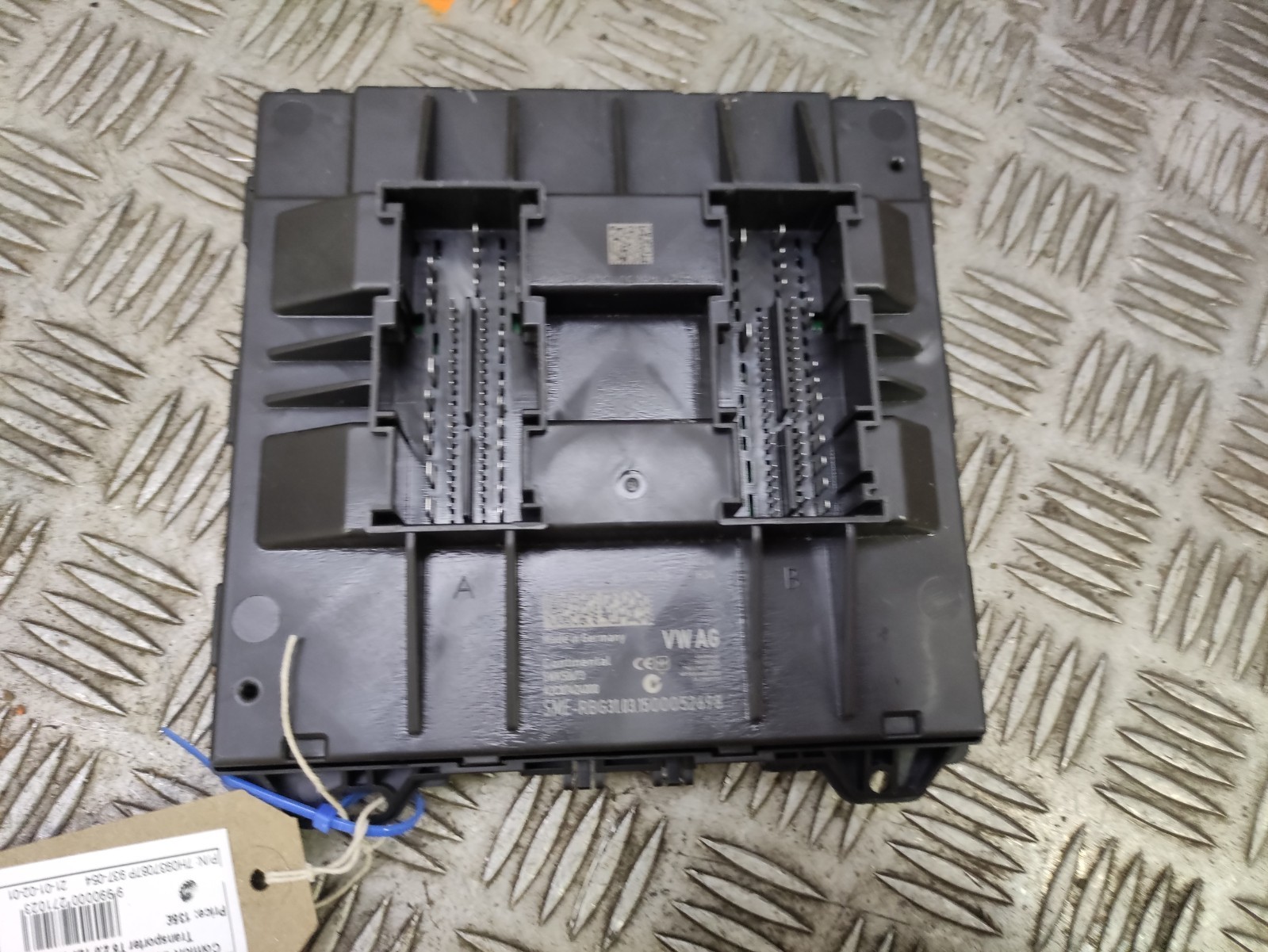 VW Transporter T5.1 Comfort Control Module 7H0937087P  D320