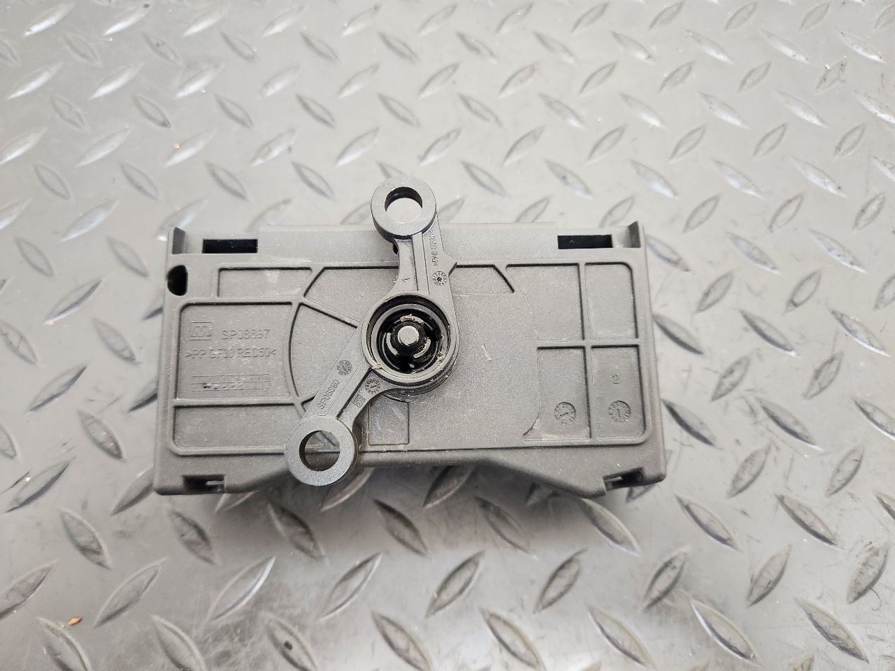 23-25 BMW 7 Series Upper Air Shutter Motor Only OEM 51745A35716