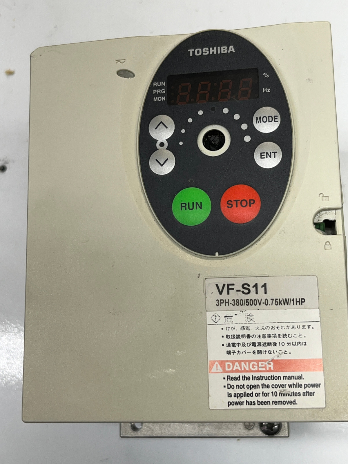Toshiba VFS11-4007PL-WN(4) VF-S11 Inverter 3 ph/380V 1HP .5-500 Hz Working Pull