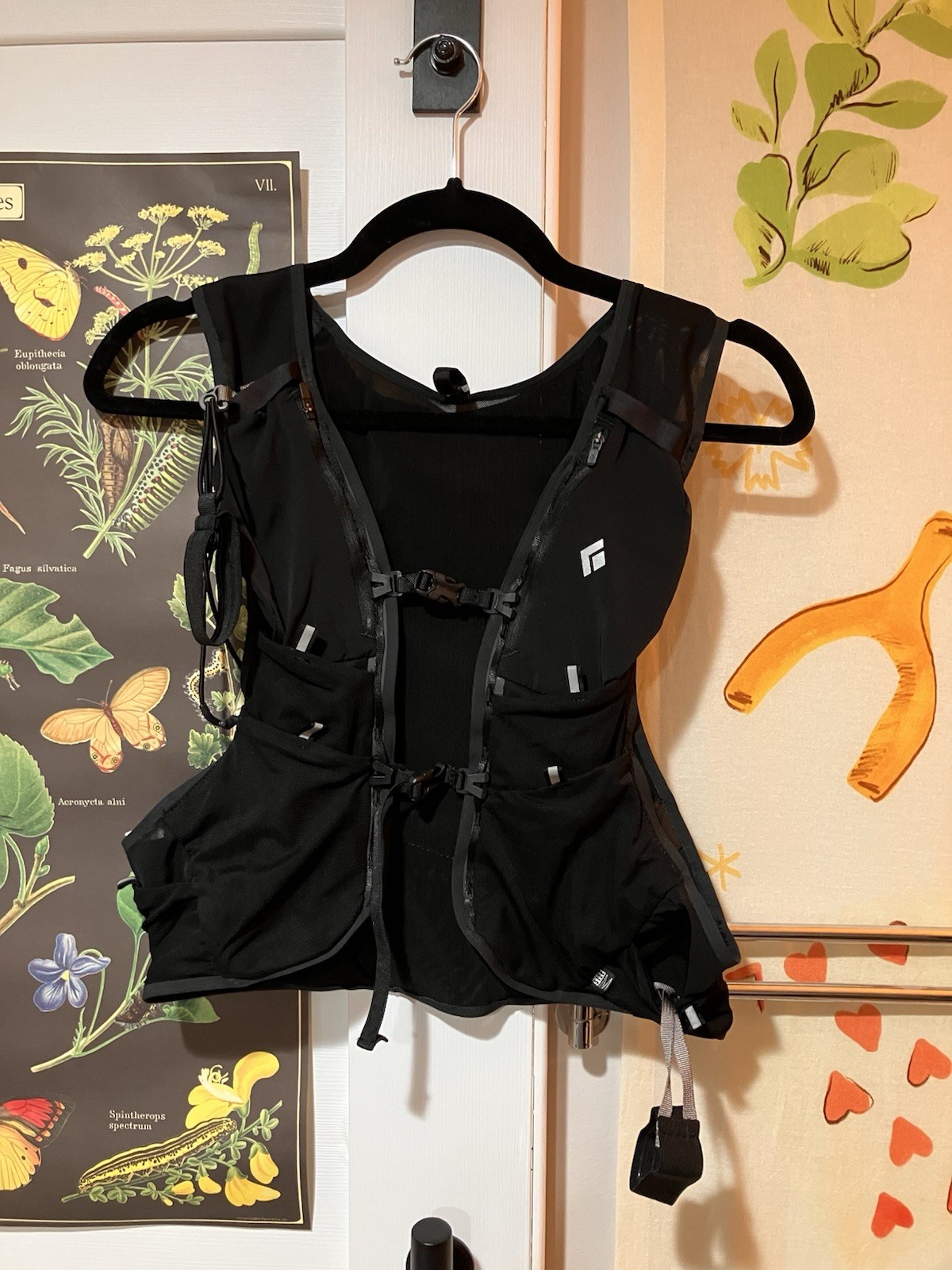 BLACK DIAMOND DISTANCE 4 - MENS MEDIUM - GREAT CONDITION!