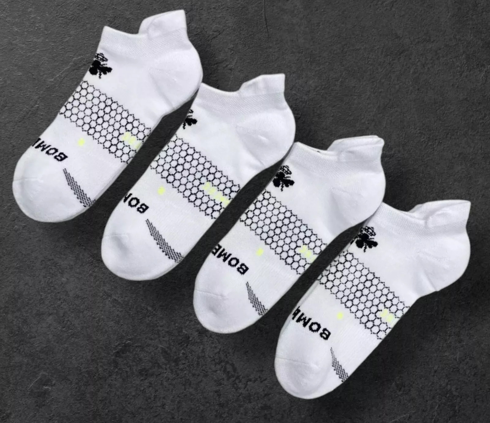 4 Pairs Men's Bombas Running Ankle honeycomb Socks Size Medium white