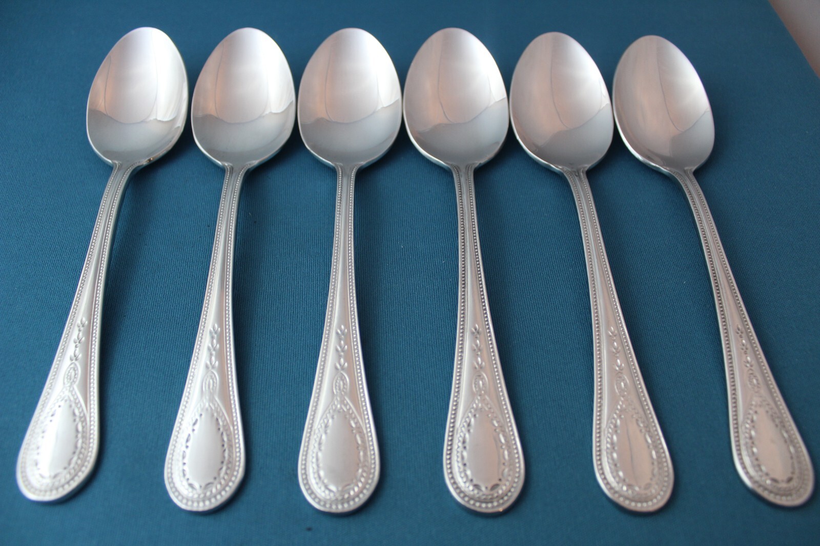 Wallace CONTINENTAL BATEMAN Place Oval Soup Spoons (Set of 6) China 7 3/8"