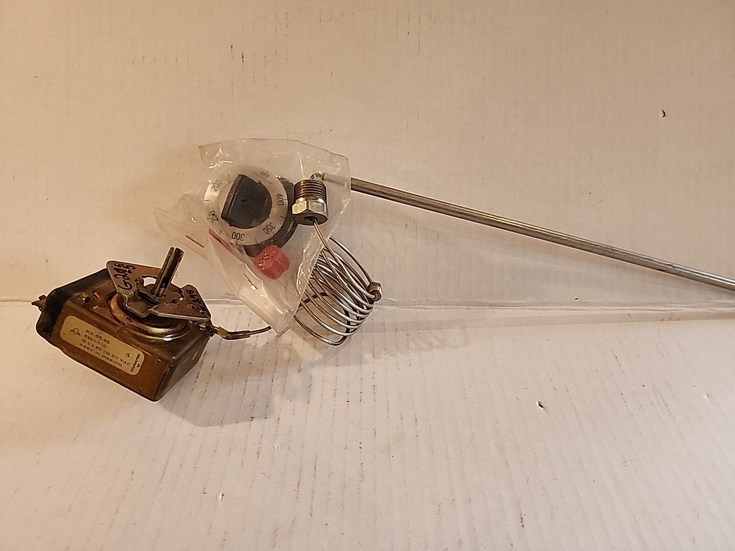 ROBERT SHAW  KX 65-48 thermostat 5300-71 Direct acting /dip sealed AP 46-1098