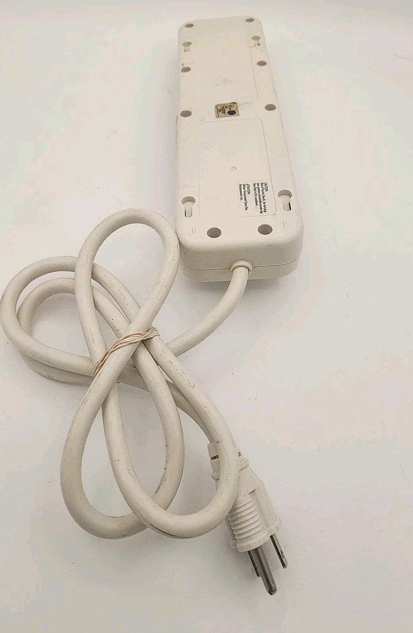 8 OUTLET PROTECTOR: SURGE TIMER + Reset Pre-owned