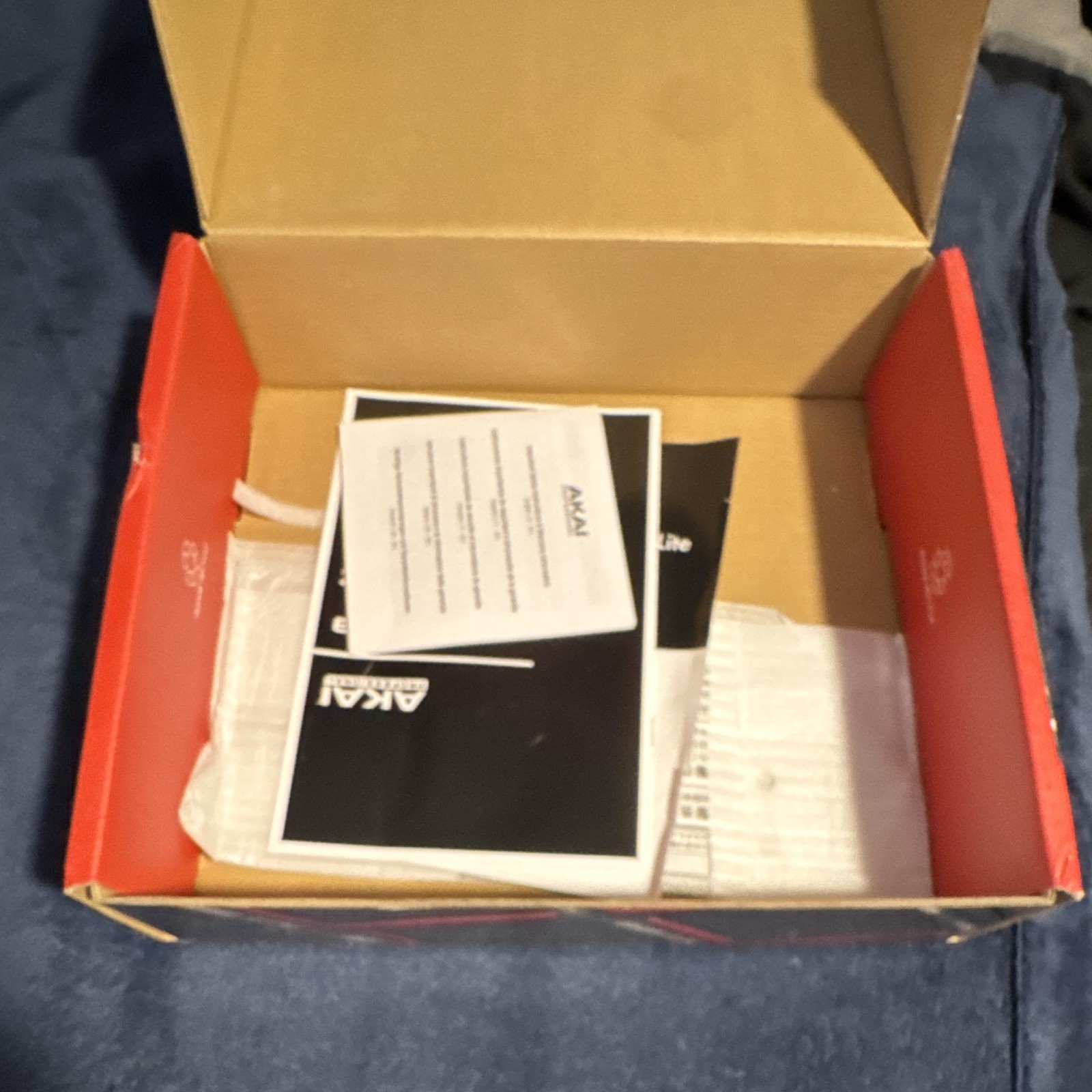 Akai Professional MPD218 MIDI Pad Controller 16 Pads USB w/ Box & Manuals