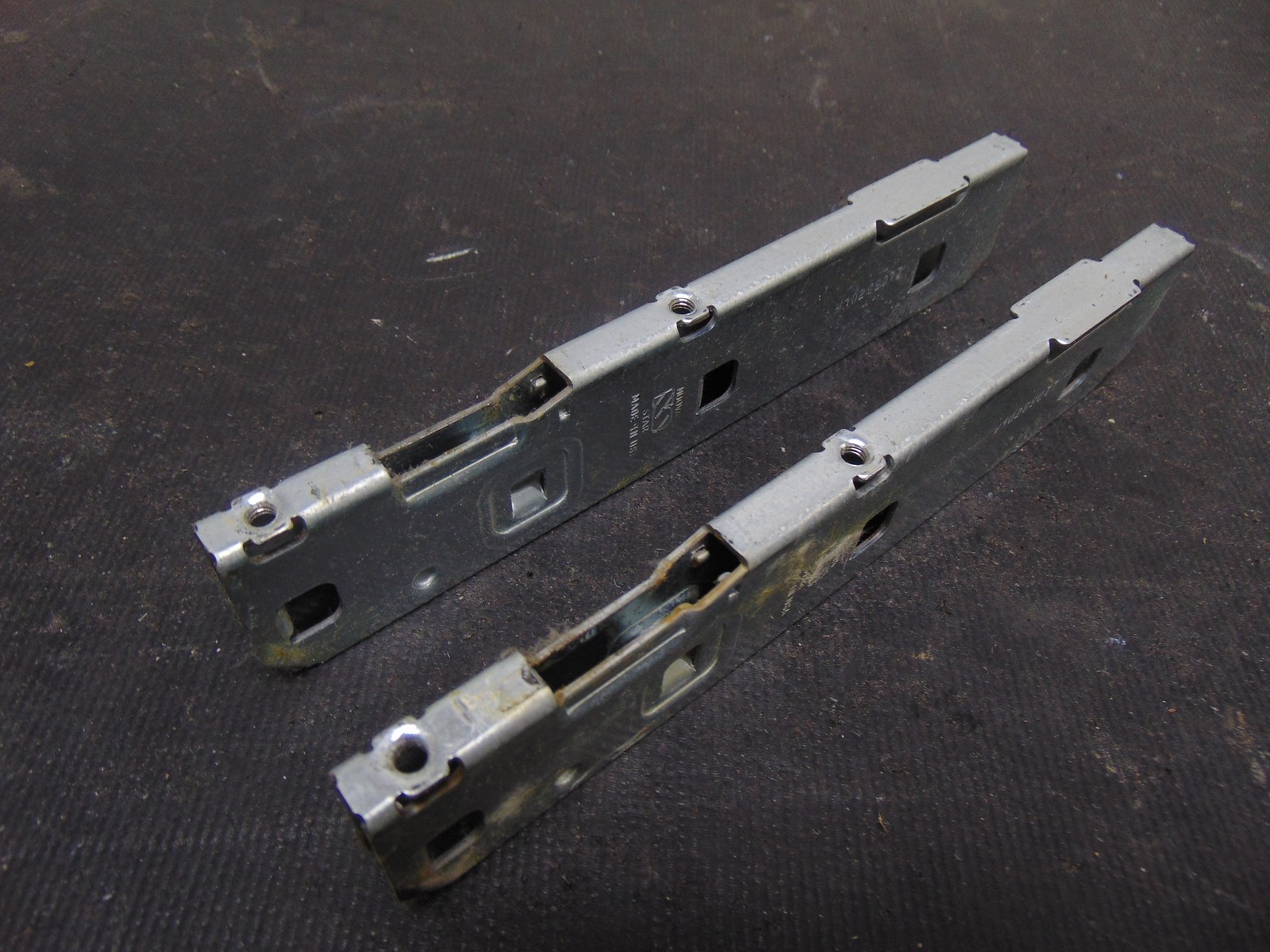 Maytag Range MGR6600FZ1 Door Hinges W10289077