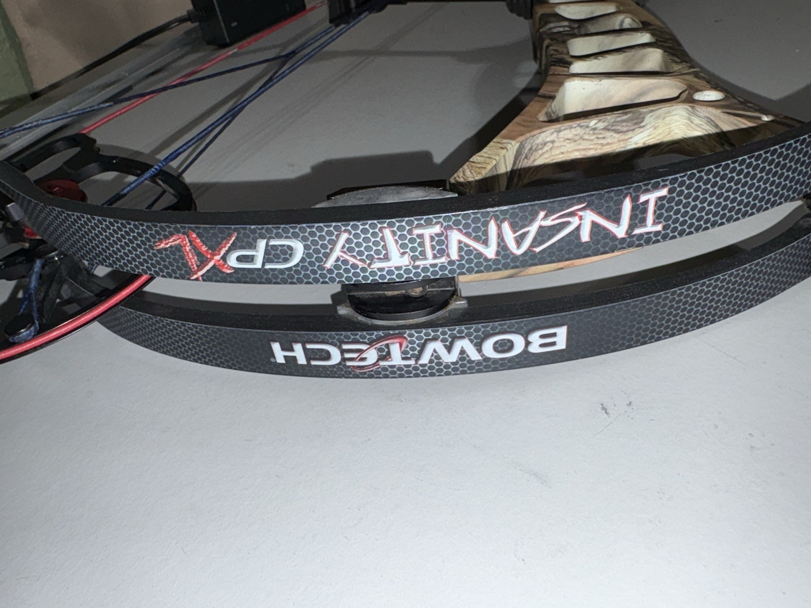 Bowtech Insanity CPXL RH Compound Bow 70lb 35” Camo