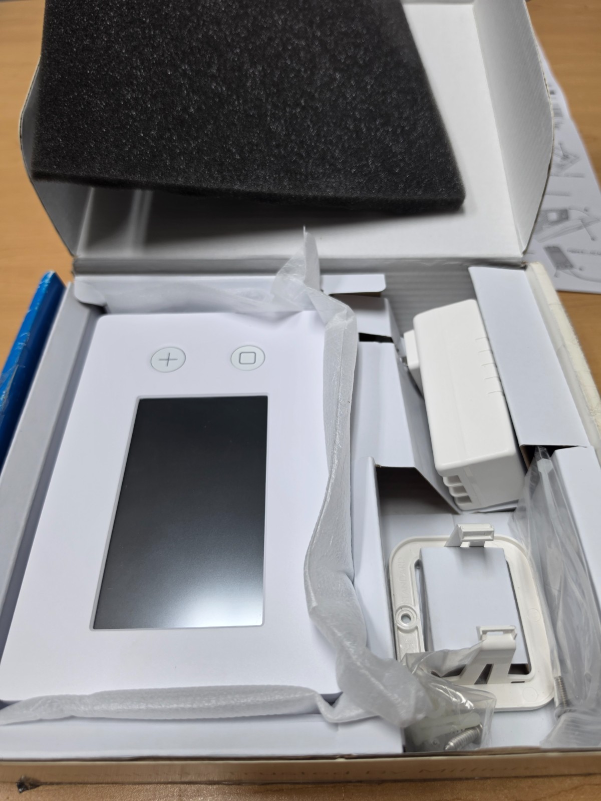 2GIG 2GIG-TS2-E WIRELESS TOUCHSCREEN KEYPAD FOR GC2E